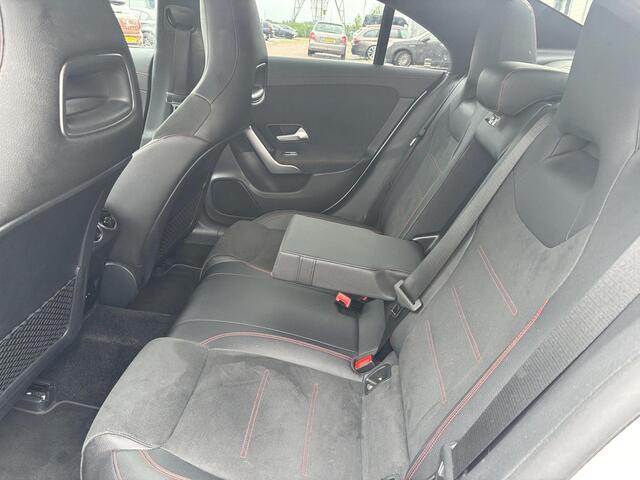 Mercedes-Benz CLA-KLASSE 220 4MATIC AMG Premium
