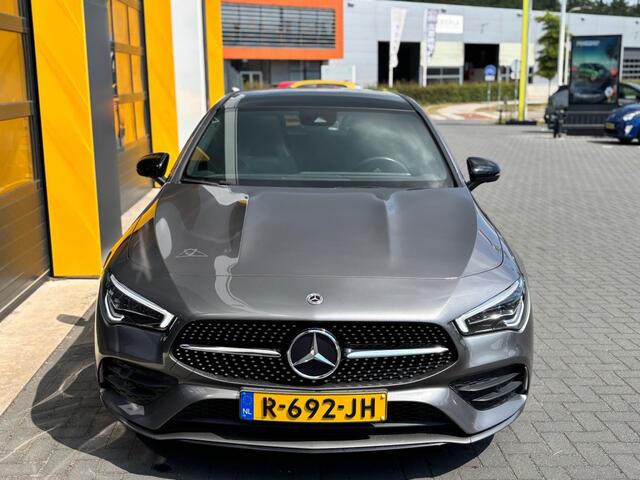 Mercedes-Benz CLA-KLASSE 200 AMG Line Panorama Camera
