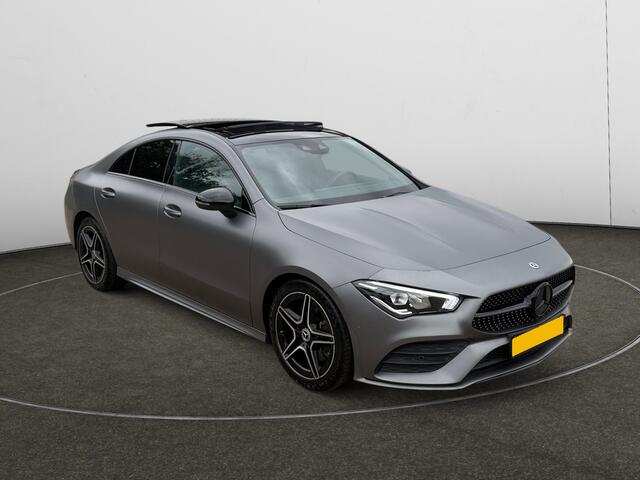 Mercedes-Benz CLA-KLASSE 200 AMG Night Edition Aut- Magno Grijs, NAP 49dkm, Dealer Onderhouden, Panoramadak, Sfeerverlichting