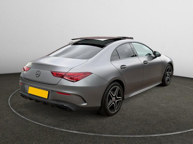 Mercedes-Benz CLA-KLASSE 200 AMG Night Edition Aut- Magno Grijs, NAP 49dkm, Dealer Onderhouden, Panoramadak, Sfeerverlichting