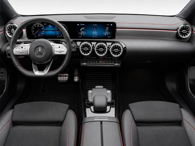 Mercedes-Benz CLA-KLASSE 200 AMG Night Edition Aut- Magno Grijs, NAP 49dkm, Dealer Onderhouden, Panoramadak, Sfeerverlichting