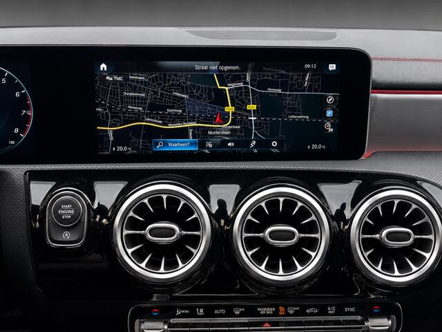 Mercedes-Benz CLA-KLASSE 200 AMG Night Edition Aut- Magno Grijs, NAP 49dkm, Dealer Onderhouden, Panoramadak, Sfeerverlichting