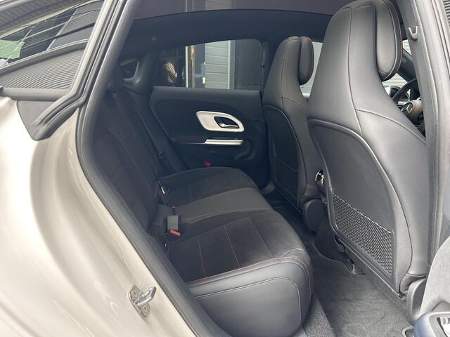 Mercedes-Benz CLA-KLASSE 250+ Launch Edition 85.5 kWh | AMG Line | Nightpakket | Panoramadak | MULTIBEAM LED Koplampen | DISTRONIC Afstandsassistent | Dodehoekassistent | Elektrisch Verstelbare Stoelen + Memory | Stoelverwarming | Sfeerverlichting