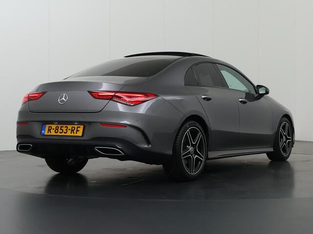 Mercedes-Benz CLA-KLASSE 180 AMG Line | Night | Panoramadak | Lederen bekleding | Widescreen | Sfeerverlichting | Stoelverwarming |