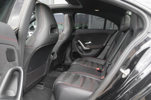 Mercedes-Benz CLA-KLASSE CLA250 AMG 224pk Panoramadak Night pakket Widescreen Sfeerverlichting 19" LMV