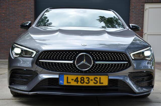 Mercedes-Benz CLA-KLASSE 180 Business Solution AMG Automaat/Navi/Ecc/Pdc/Panoramadak/Matrix LED koplampen/Stoelverwarming/Sfeerverlichting/AchteruitrijCamera