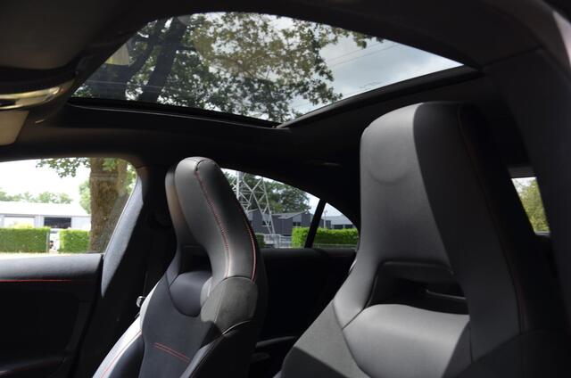 Mercedes-Benz CLA-KLASSE 180 Business Solution AMG Automaat/Navi/Ecc/Pdc/Panoramadak/Matrix LED koplampen/Stoelverwarming/Sfeerverlichting/AchteruitrijCamera