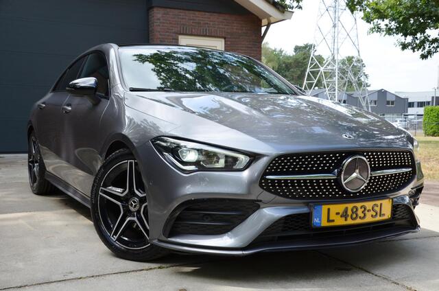 Mercedes-Benz CLA-KLASSE 180 Business Solution AMG Automaat/Navi/Ecc/Pdc/Panoramadak/Matrix LED koplampen/Stoelverwarming/Sfeerverlichting/AchteruitrijCamera