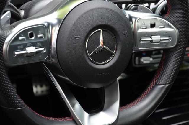 Mercedes-Benz CLA-KLASSE 180 Business Solution AMG Automaat/Navi/Ecc/Pdc/Panoramadak/Matrix LED koplampen/Stoelverwarming/Sfeerverlichting/AchteruitrijCamera