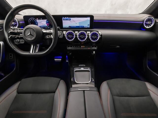 Mercedes-Benz CLA-KLASSE 180 AMG Sport Automaat (GROOT NAVI, LOGISCH NAP, CAMERA, LEDER, SPORTSTOELEN, GETINT GLAS, STOELVERWARMING, ELEK ACHTERKLEP, NIEUWSTAAT)