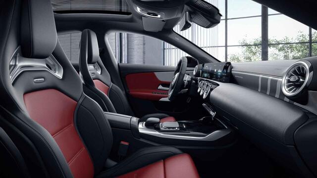 Mercedes-Benz CLA-KLASSE AMG 35 4MATIC | Panoramadak | 19 inch | Memory pakket | HUD | Spoiler |