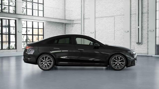 Mercedes-Benz CLA-KLASSE 180 Business Solution AMG | Panoramadak | Trekhaak | Nightpakket | Sportstoelen| Dodehoekassistent | Matrix Led |