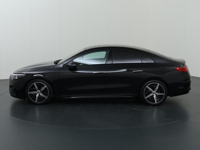 Mercedes-Benz CLA-KLASSE 180 Business Solution AMG | Superscreen | Premium Pakket | Panoramadak | Trekhaak |