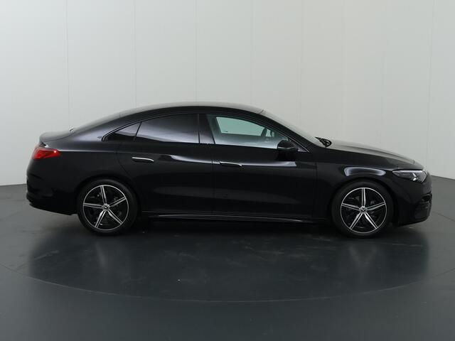 Mercedes-Benz CLA-KLASSE 180 Business Solution AMG | Superscreen | Premium Pakket | Panoramadak | Trekhaak |