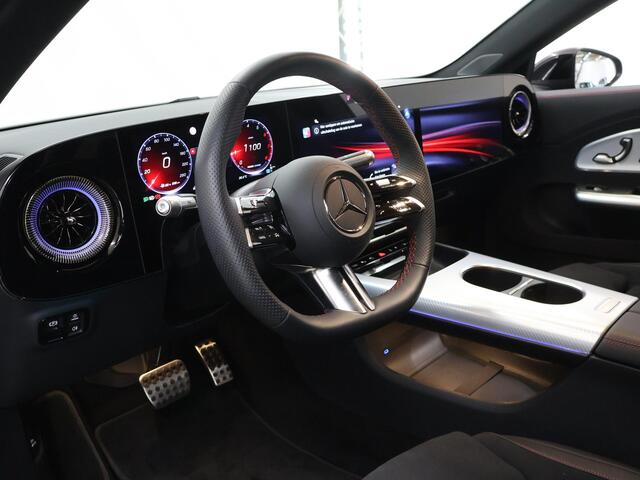 Mercedes-Benz CLA-KLASSE 180 Business Solution AMG | Superscreen | Premium Pakket | Panoramadak | Trekhaak |