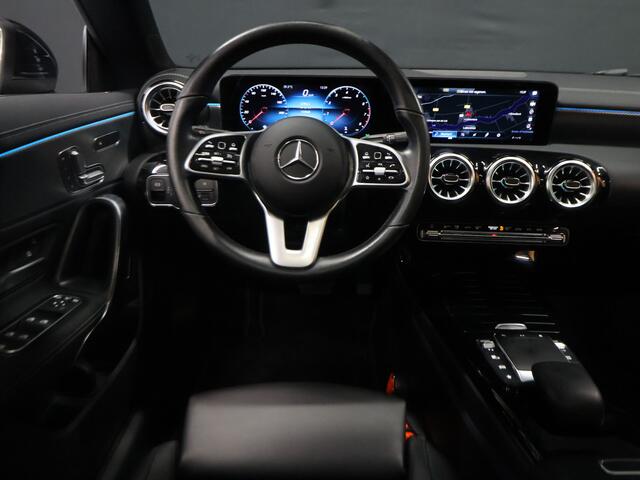 Mercedes-Benz CLA-KLASSE 180 Business Solution Luxury [PANORAMADAK, PREMIUM SOUND, MEMORY SEATS, ELEKTRISCHE STOELEN, MULTIBEAM LED, STOELVERWARMING, CAMERA, SFEERVERLICHTING, PDC V+A, CRUISE CONTROL, GROOT NAVIGATIE, CLIMATE CONTROL, KEYLESS, W