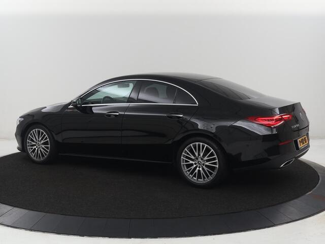 Mercedes-Benz CLA-KLASSE 180 Luxury Line | Half leder | Stoelverwarming | Sfeerverlichting | Carplay | Climate control | Cruise control | Camera | Park assist |