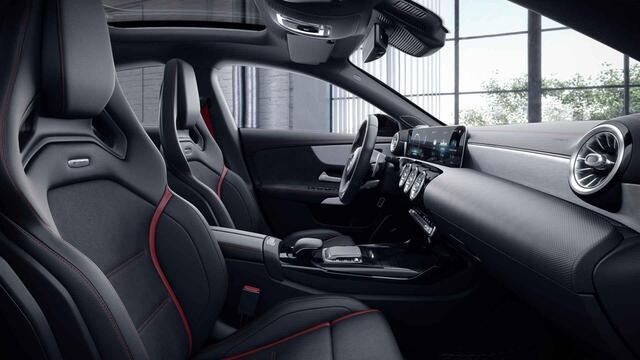 Mercedes-Benz CLA-KLASSE AMG 35 4MATIC Premium Plus | Panoramadak | 360 camera | Burmester |
