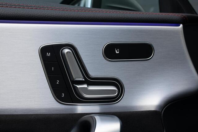 Mercedes-Benz CLA-KLASSE 180 Premium Plus AMG PANO MEMORY HUD STOELVERWARMING CAMERA DIFFUSER BURMESTER