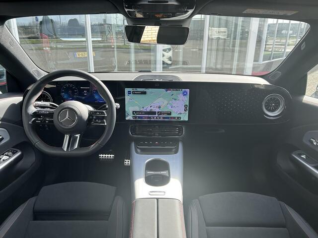 Mercedes-Benz CLA-KLASSE 250+ Launch Edition 85.5 kWh | Panoramadak | Apple CarPlay & Android Auto | Warmtepomp | Stoelverwarming