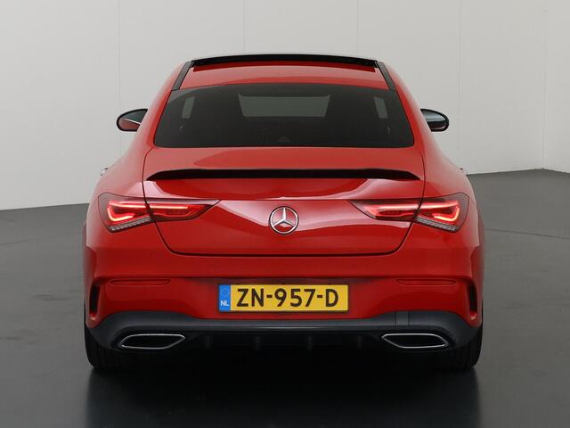 Mercedes-Benz CLA-KLASSE 200 Business Solution AMG | Panoramadak | Night pakket | Stoelverwarming | Sfeerverlichting |