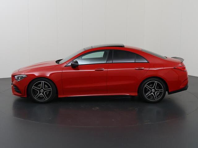 Mercedes-Benz CLA-KLASSE 200 Business Solution AMG | Panoramadak | Night pakket | Stoelverwarming | Sfeerverlichting |