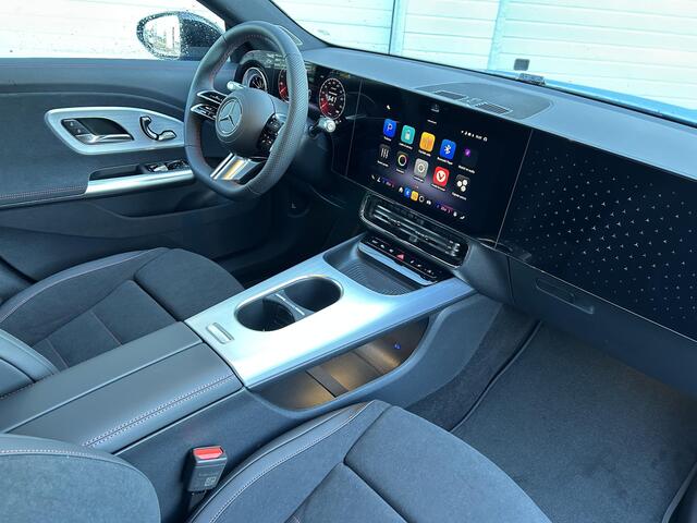 Mercedes-Benz CLA-KLASSE 250+ Launch Edition | AMG Line | Night Pakket | Panoramadak | DISTRONIC Afstandsassistent | Dodehoekassistent | MULTIBEAM LED Koplampen | Elektrisch Verstelbare Stoelen + Memory | Stoelverwarming | Sfeerverlichting | THERMOTRONIC Klimaatregeling | Apple CarPlay | Android Auto | Achteruitrijcamera | Parkeersensoren