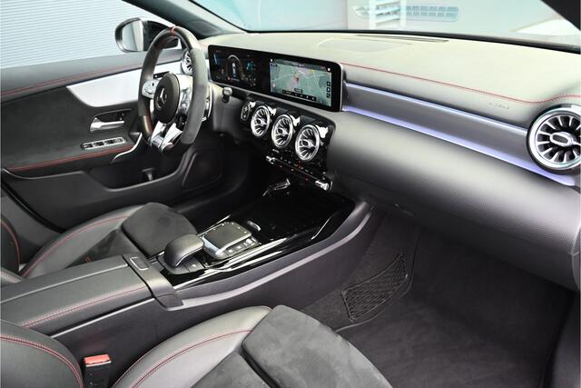Mercedes-Benz CLA-KLASSE 180 AMG / PANO / NIGHT / SFEERVERLICHTING / 360 CAMERA / LED / FACELIFT