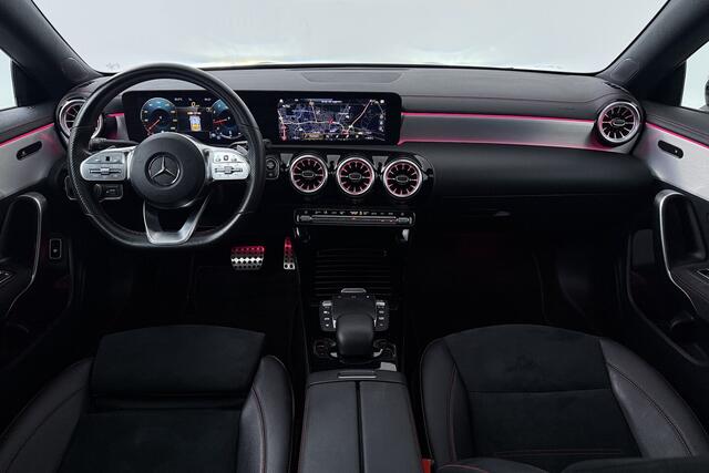 Mercedes-Benz CLA-KLASSE 200 Business Solution AMG (PANORAMADAK, STOELVERWARMING, SFEERVERLICHTING, CAMERA, CRUISE