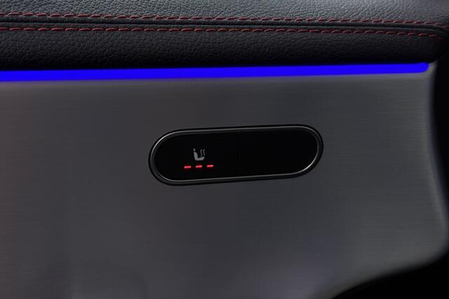 Mercedes-Benz CLA-KLASSE 200 Business Solution AMG (PANORAMADAK, STOELVERWARMING, SFEERVERLICHTING, CAMERA, CRUISE