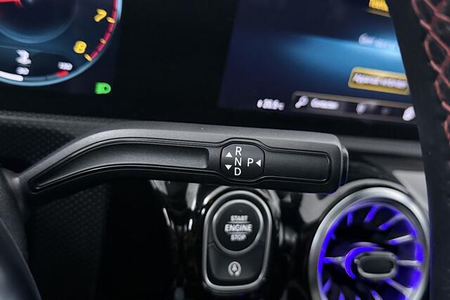 Mercedes-Benz CLA-KLASSE 200 Business Solution AMG (PANORAMADAK, STOELVERWARMING, SFEERVERLICHTING, CAMERA, CRUISE