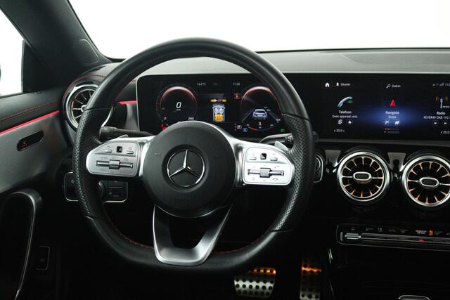 Mercedes-Benz CLA-KLASSE 200 Business Solution AMG (PANORAMADAK, SFEERVERLICHTING, STOELVERWARMING, 1e EIGENAAR, GO