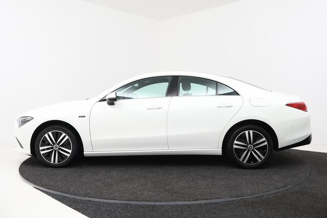 Mercedes-Benz CLA-KLASSE 250 e Business Solution Luxury Limited (SFEERVERLICHTING, CAMERA, PDC, LED, 1e EIGENAAR)