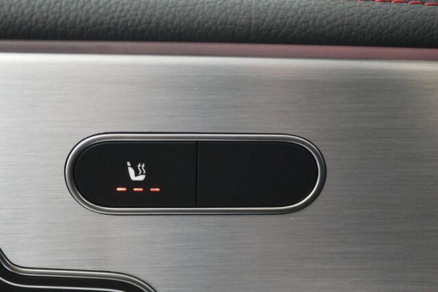 Mercedes-Benz CLA-KLASSE 200 Business Solution AMG (PANO, TREKHAAK WEGKLAPBAAR, SFEERVERLICHTING, STOELVERWARMIN)
