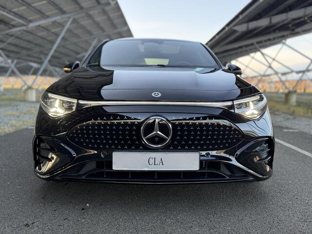 Mercedes-Benz CLA-KLASSE 250+ Launch Edition 85.5 kWh | Night | Panoramadak | Stoelverwarming | DISTRONIC | Achteruitrijcamera | Dodehoekassistent | Trekhaak |