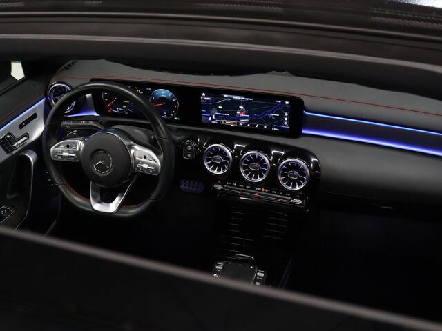 Mercedes-Benz CLA-KLASSE 200 Business Solution AMG [SCHUIFKANTELDAK, AMG PAKKET, APPLE CARPLAY, ANDROID, WIDESCREEN COCKPIT, STOELVERWARMING, CAMERA, SFEERVERLICHTING, MULTIBEAM LED, PDC V+A, CRUISE CONTROL, NAVIGATIE, KEYLESS, CLIMATE CONTRO