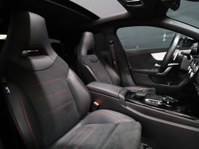 Mercedes-Benz CLA-KLASSE 200 Business Solution AMG [SCHUIFKANTELDAK, AMG PAKKET, APPLE CARPLAY, ANDROID, WIDESCREEN COCKPIT, STOELVERWARMING, CAMERA, SFEERVERLICHTING, MULTIBEAM LED, PDC V+A, CRUISE CONTROL, NAVIGATIE, KEYLESS, CLIMATE CONTRO