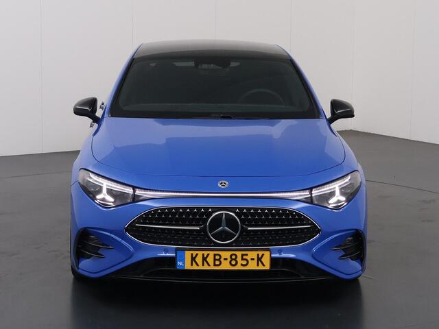 Mercedes-Benz CLA-KLASSE 180 Business Solution AMG | MULTIBEAM LED | Panoramadak | Nightpakket | Achteuitrijcamera |