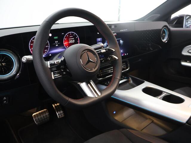 Mercedes-Benz CLA-KLASSE 180 Business Solution AMG | MULTIBEAM LED | Panoramadak | Nightpakket | Achteuitrijcamera |