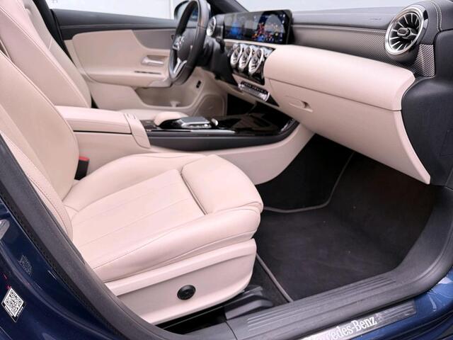 Mercedes-Benz CLA-KLASSE 200 Business Solution Luxury Premium Plus pakket | Panorama Schuif-Kanteldak | Sfeerverlichting | Memory stoelen | Ledkoplampen. Inclusief 24 maanden MB Certified garantie voor Europa.