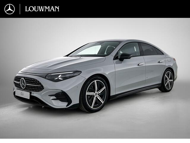 Mercedes-Benz CLA-KLASSE 180 Business Solution AMG | Premium pakket | Nightpakket | Trekhaak | Vast panoramadak | Warmtewerend, donkergetint glas | URBAN GUARD | 18" vijfspaaks lichtmetalen AMG-velgen |