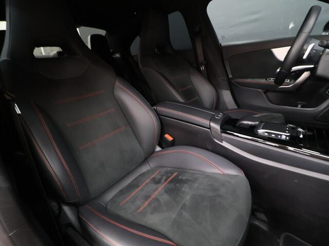 Mercedes-Benz CLA-KLASSE 250 e AMG Line [APPLE CARPLAY, ANDROID, TREKHAAK, STOELVERWARMING, CRUISE CONTROL, PDC V+A, ACHTERUITRIJ CAMERA, AMG STYLING, NAVIGATIE, CLIMATE CONTROL, NIEUWSTAAT]