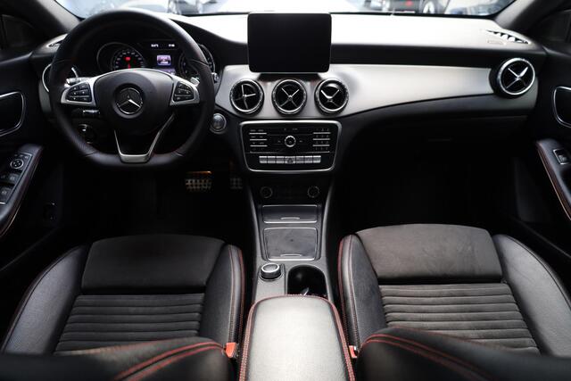 Mercedes-Benz CLA-KLASSE 200 ZWARTE-STERRENHEMEL STOELVERW. STUURFLIPPERS SFEERVERL. LEER/ALCANTARA CRUISE NAVI 2XPDC 18''AMG-VELGEN