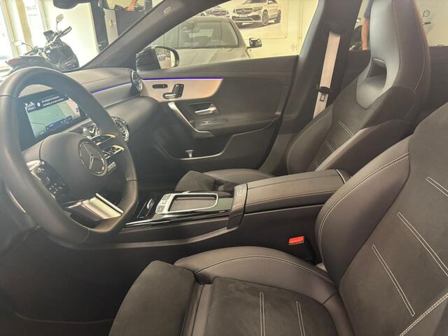 Mercedes-Benz CLA-KLASSE 180 AMG 35 Pakket Pano Memory 360 Keyless Sfeer 19"