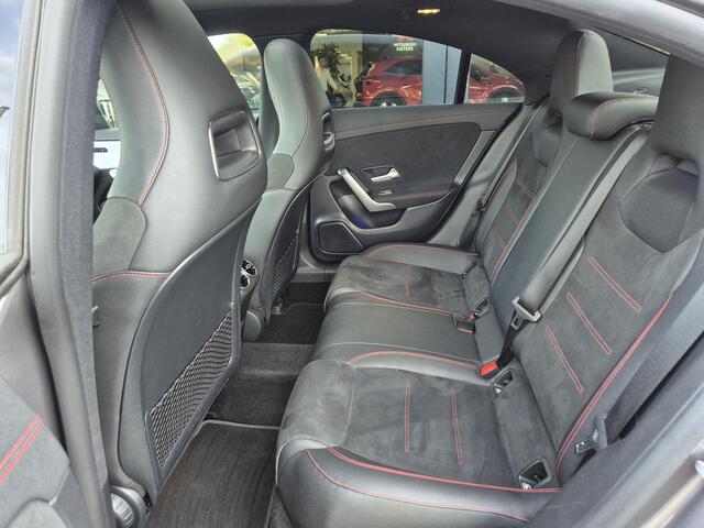 Mercedes-Benz CLA-KLASSE 180 Business Solution AMG | Panoramadak | Navigatie | AMG Pakket |