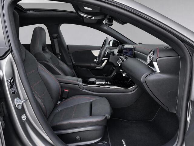 Mercedes-Benz CLA-KLASSE 250 e Business Solution AMG Limited | Panoramadak | Memory Stoelen | Cruise Control