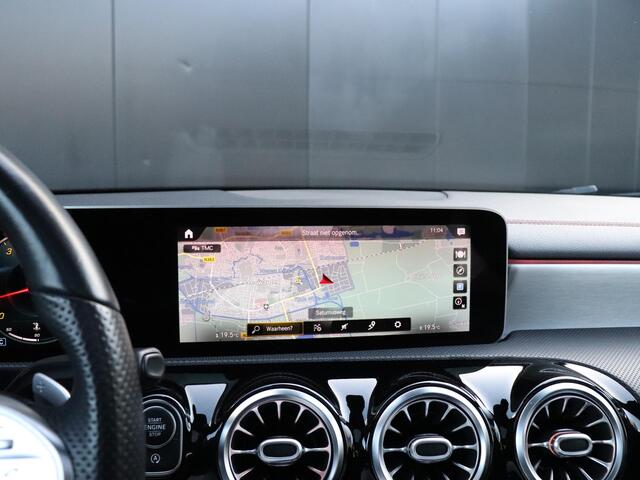 Mercedes-Benz CLA-KLASSE 180 Business Solution | AMG LINE | PANO-DAK | CAMERA | STOELVERW. | APPLE CARPLAY | CRUISE | NAVI |