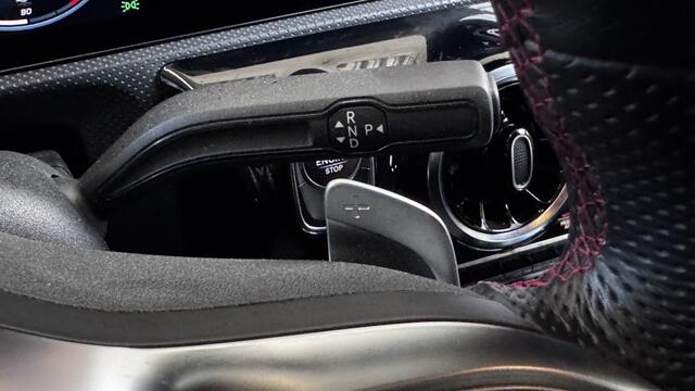 Mercedes-Benz CLA-KLASSE 180 AMG 2022 LED VIRTUAL DAB CARPLAY GARANTIE