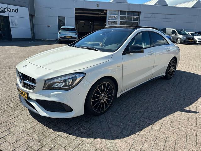 Mercedes-Benz CLA-KLASSE 180 AMG-line 122 PK | Panorama dak | Navigatie | Camera | Carplay | Parkeersensoren |
