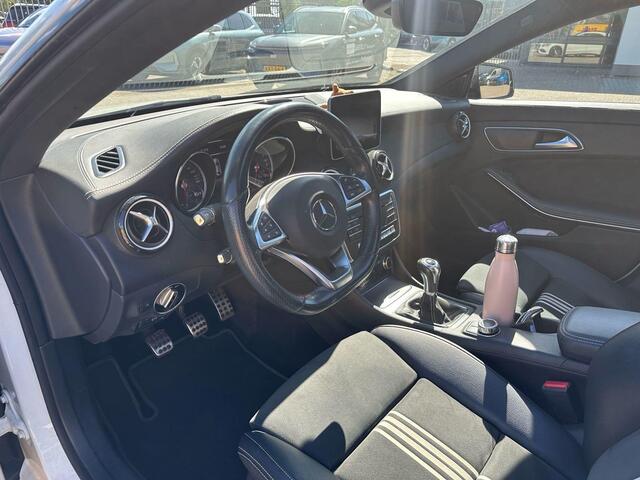 Mercedes-Benz CLA-KLASSE 180 AMG-line 122 PK | Panorama dak | Navigatie | Camera | Carplay | Parkeersensoren |